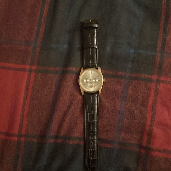 Watch - Picture 2 of 2